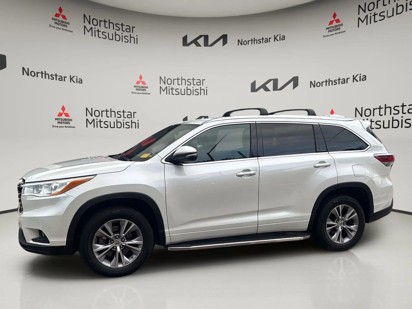Used 2014 Toyota Highlander XLE with VIN 5TDKKRFH4ES007624 for sale in Woodside, NY