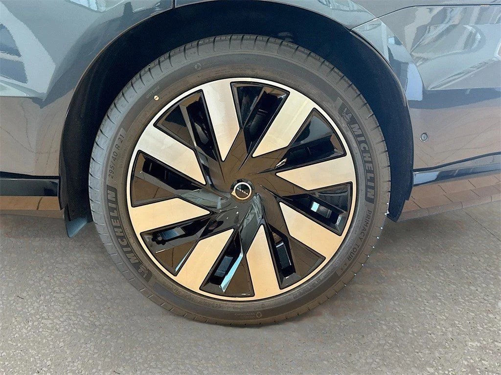 2025 Volvo EX90 Ultra - Photo 38