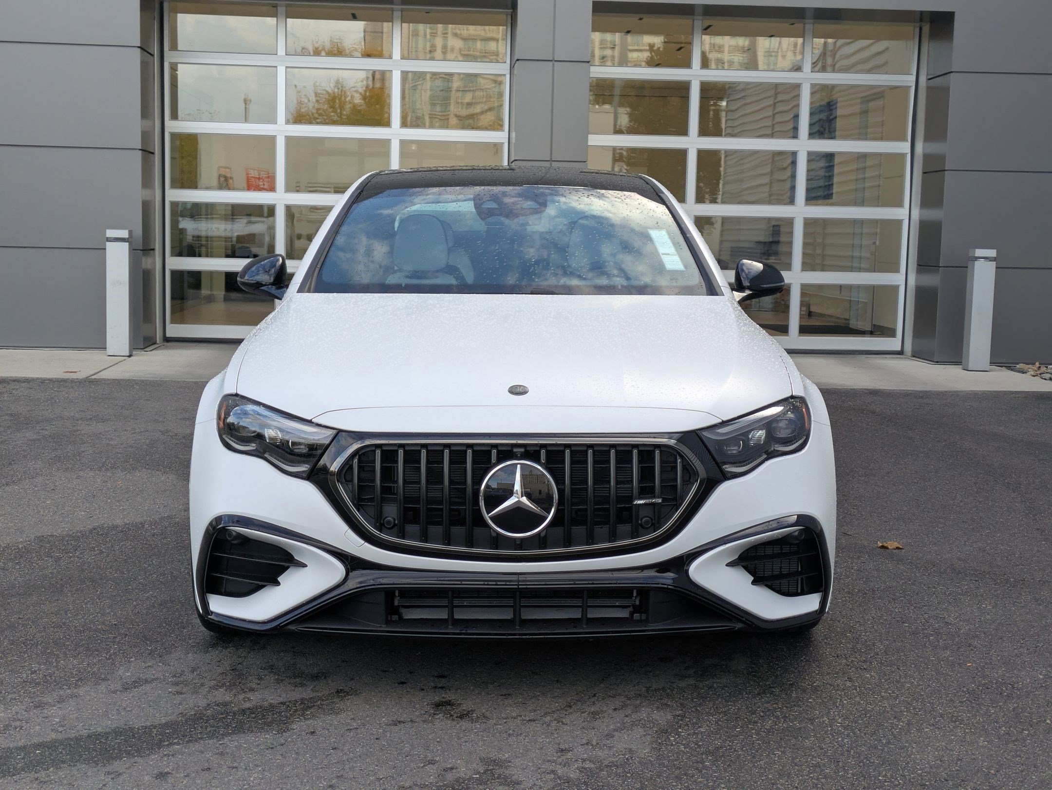 New 2026 MANUFAKTUR Moonlight White Magno Mercedes-Benz AMG® E 53 E image 9
