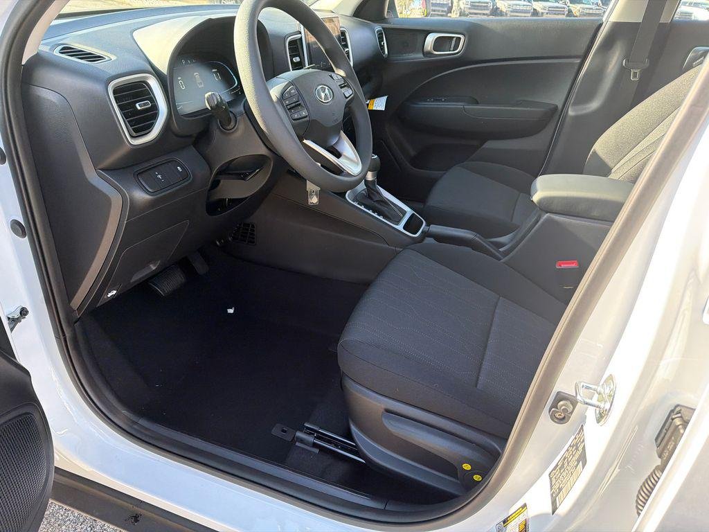 New 2026 White Hyundai SE image 9