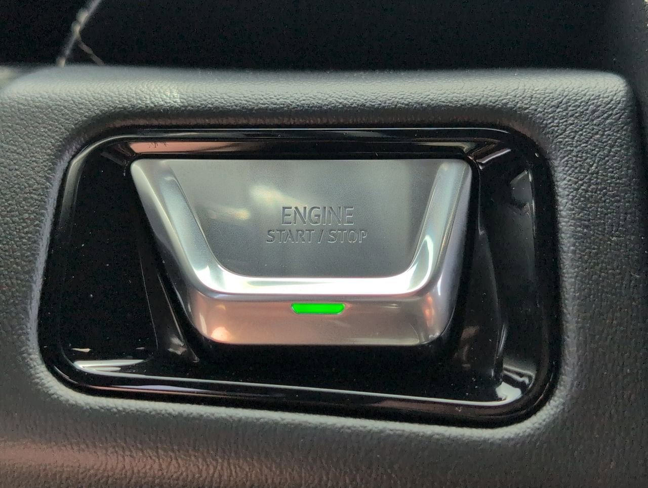 New 2026 Sterling Metallic GMC Elevation image 17