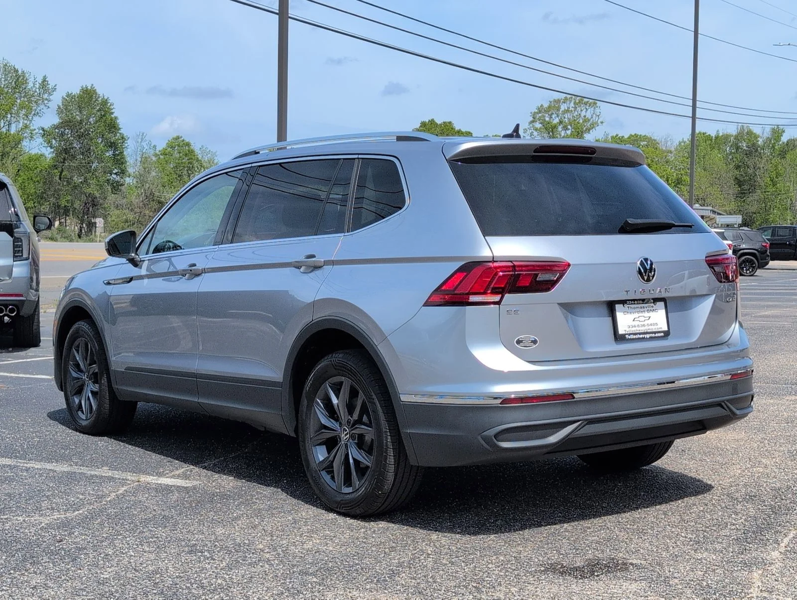 Used 2024  Volkswagen 2.0T SE image 3