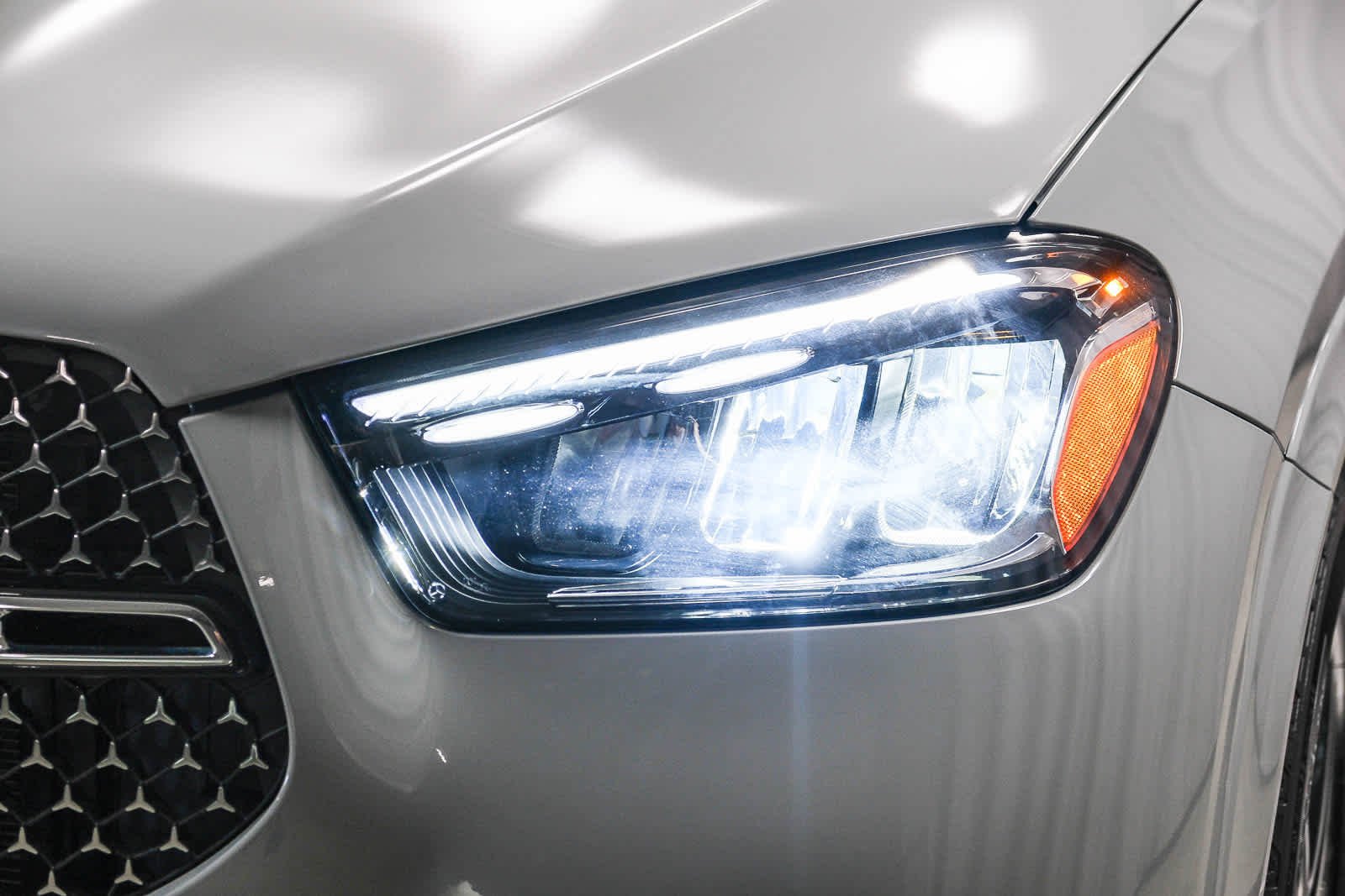 Certified Used 2025 MANUFAKTUR Alpine Grey Mercedes-Benz GLE 350 image 12
