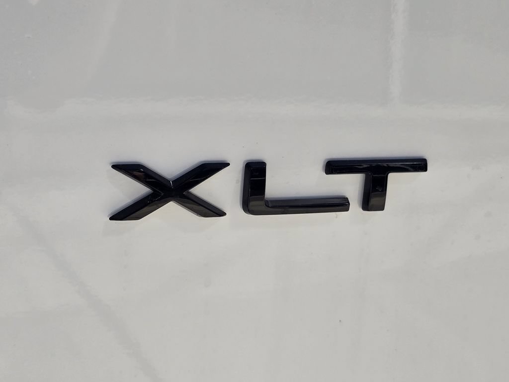 New 2026 Oxford White Ford XLT image 27