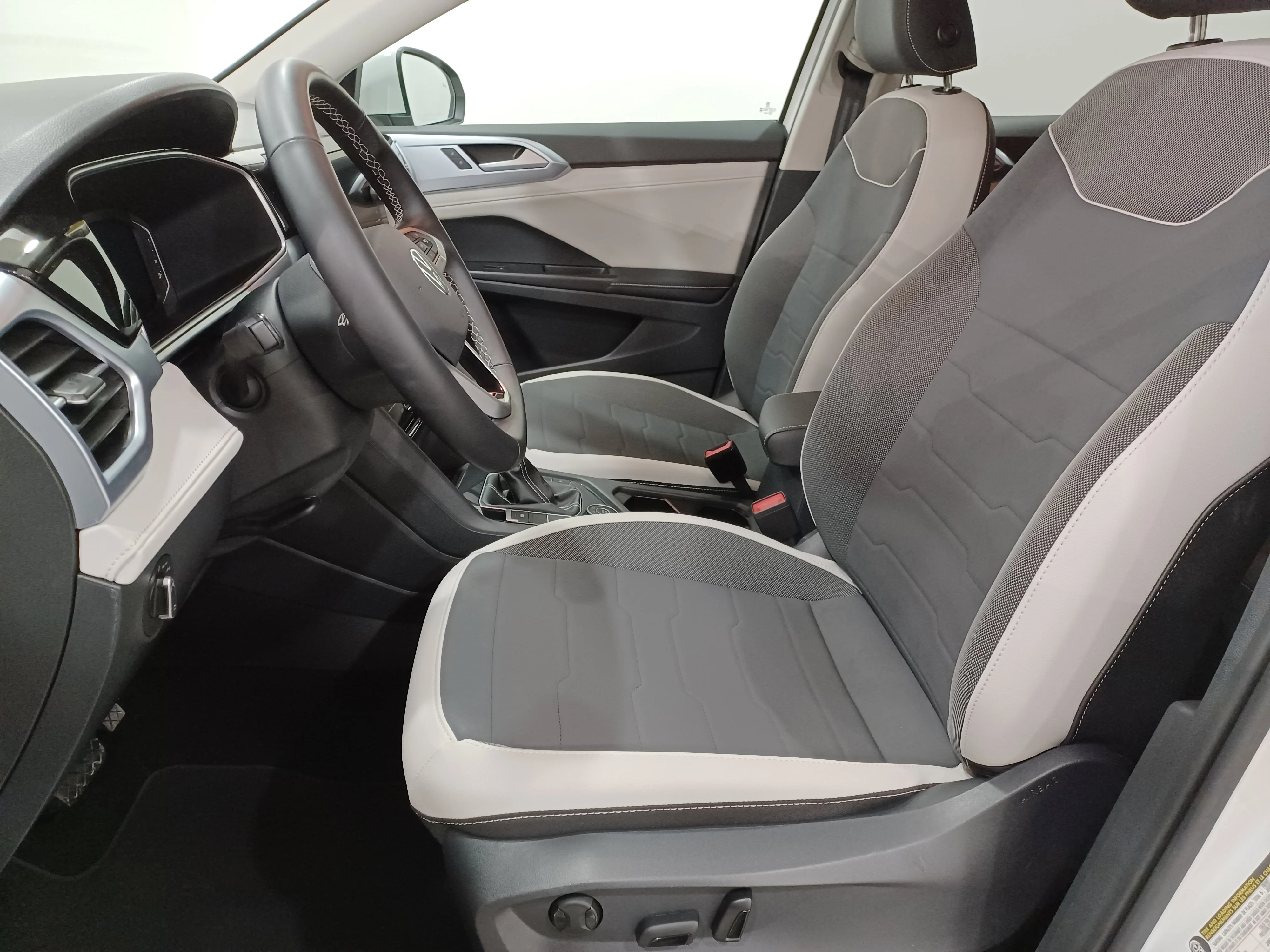 Certified Used 2025 Pure White Volkswagen Comfortline 4Motion*Adaptive Cruise | Remote Start | Htd Seats | Htd Wheel | Blind Spot Detection image 10