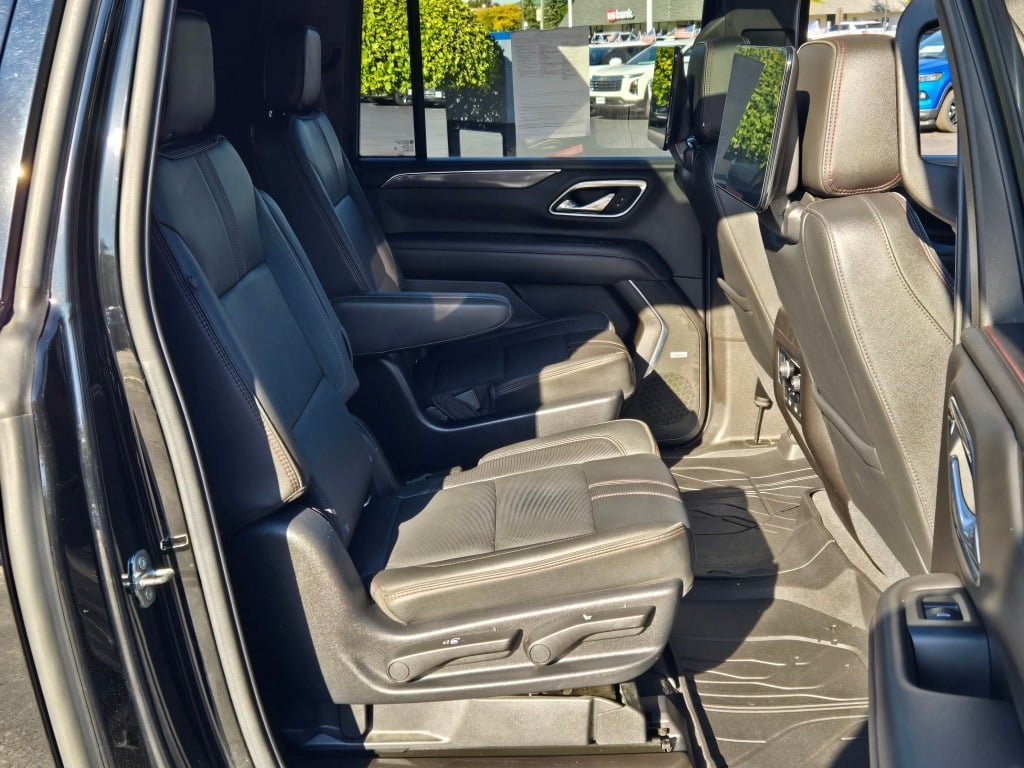 2021 Chevrolet Suburban RST - Photo 10
