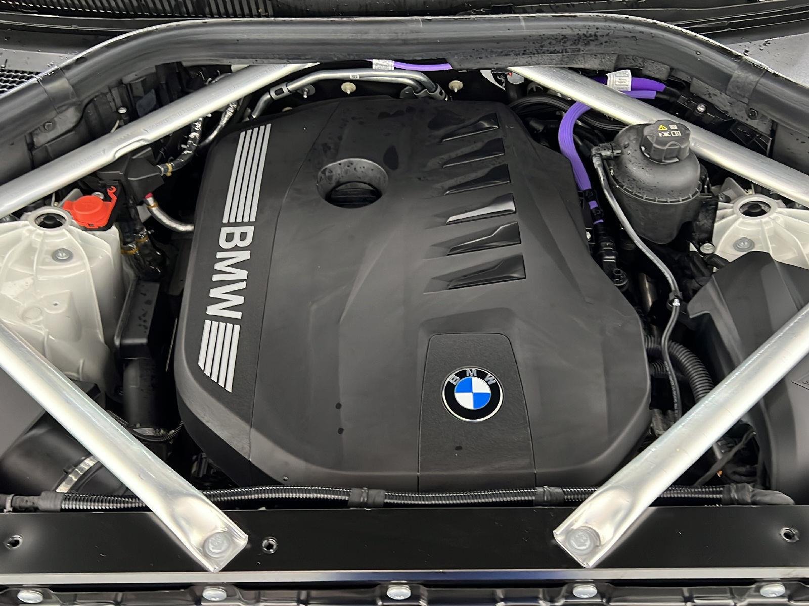 New 2026 Alpine White BMW xDrive40i image 23