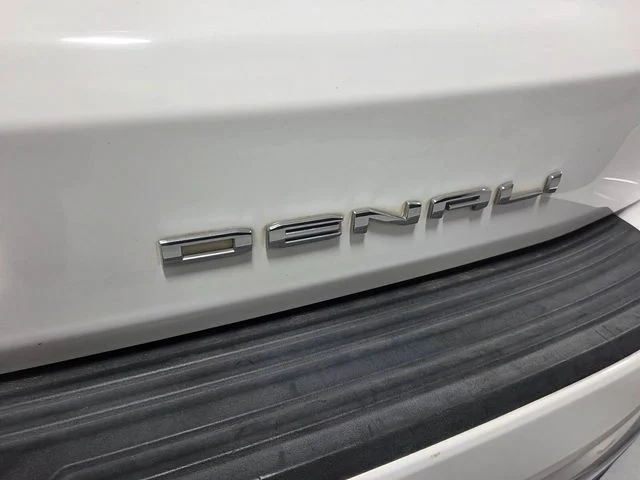 Used 2021 White GMC Denali image 11