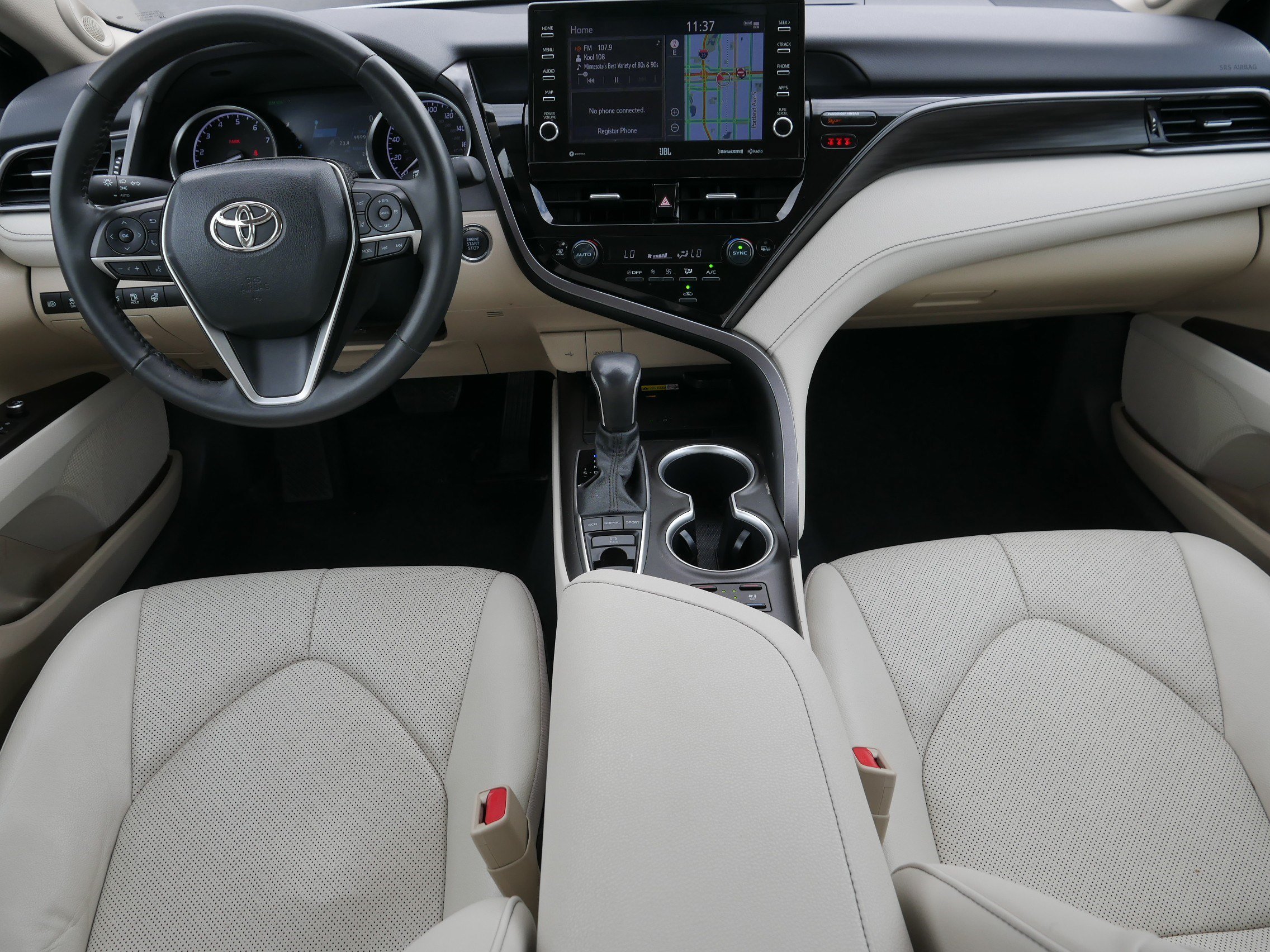 Used 2023 Wind Chill Pearl Toyota XLE image 10