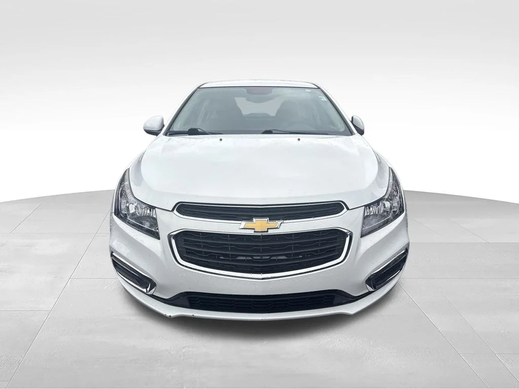 Used 2015 White Chevrolet 1LT image 7