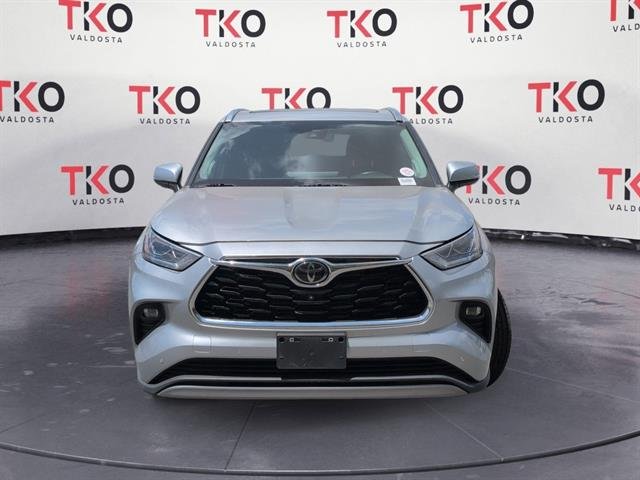 Used 2023  Toyota Platinum image 12