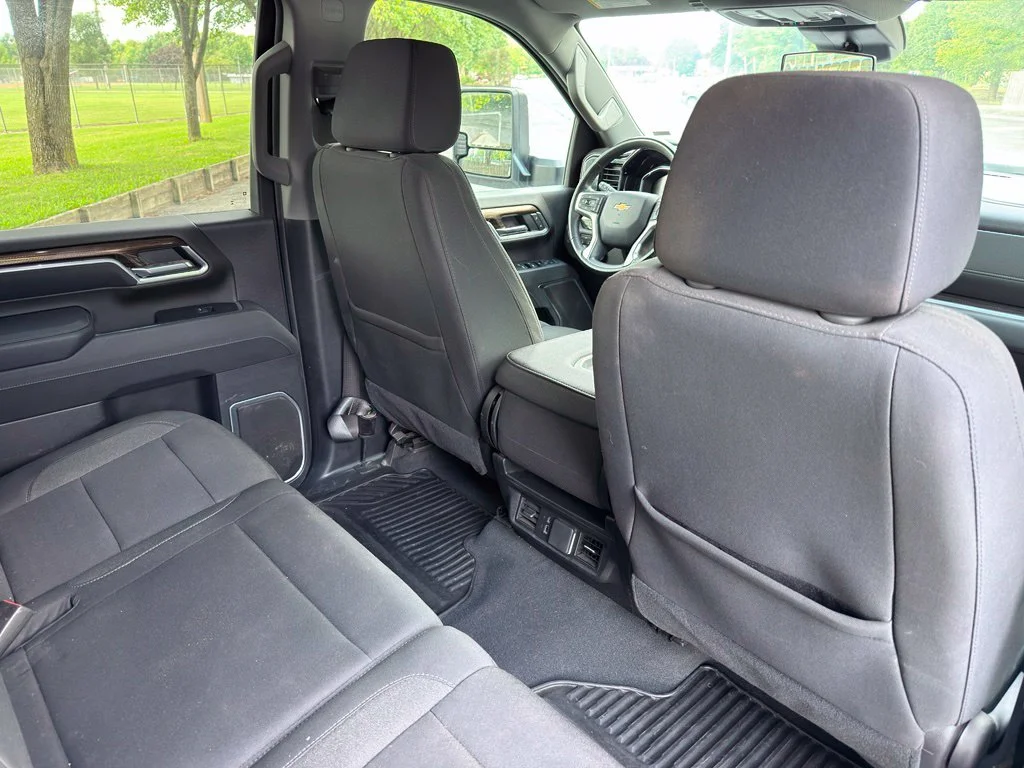 Used 2025 White Chevrolet LT image 24