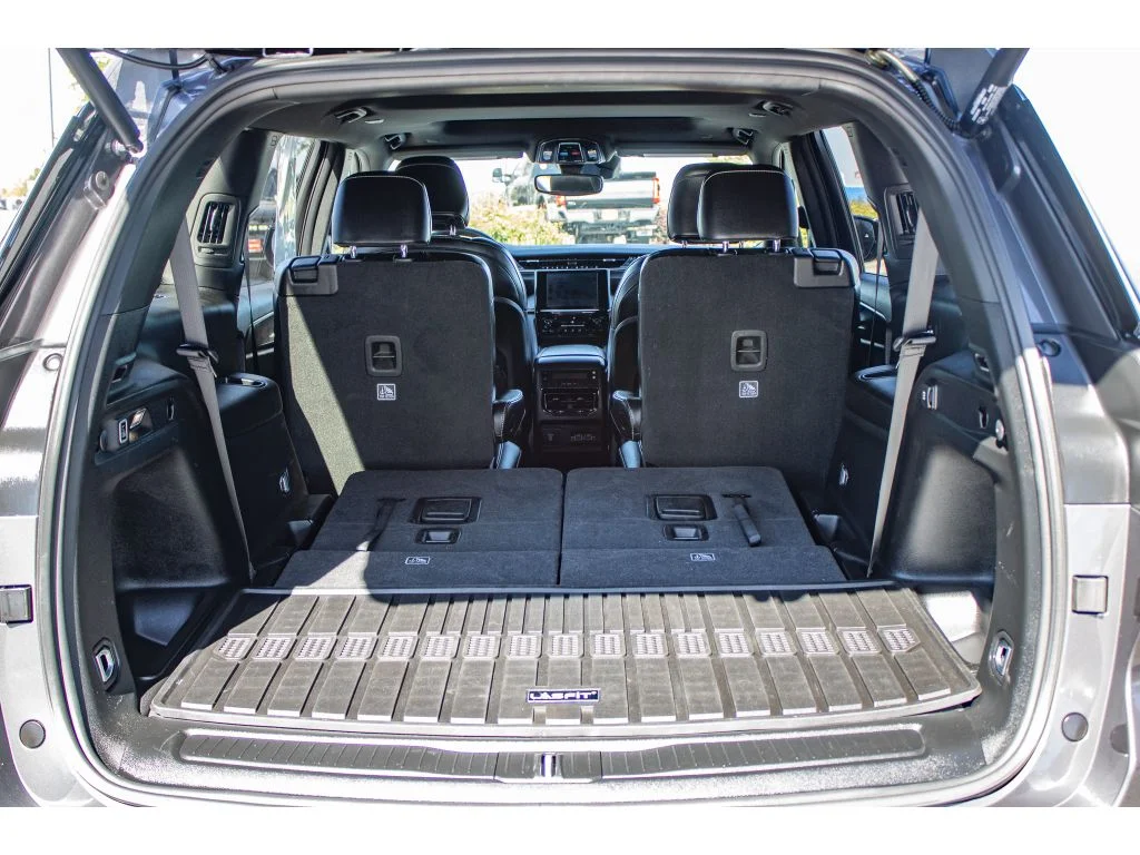 Used 2023 Baltic Gray Metallic Clearcoat Jeep Altitude image 14