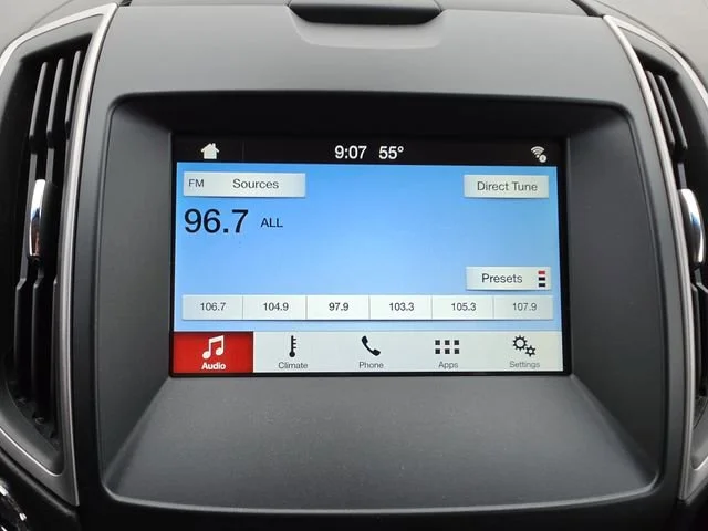 Used 2019 Gray Ford SEL image 28