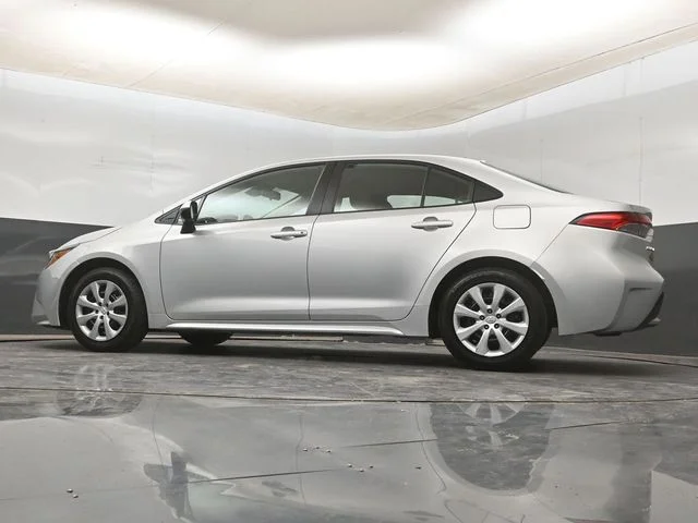 Used 2022 Silver Toyota LE image 21