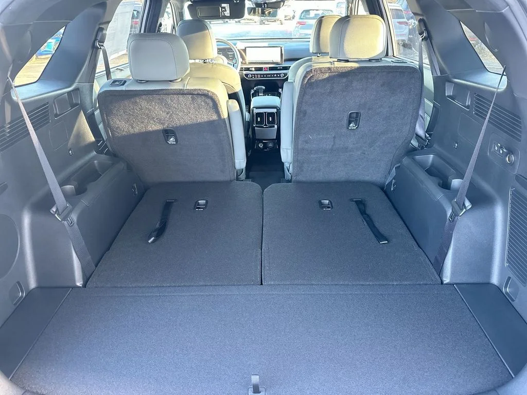Used 2025 White Kia X-Pro SX Prestige image 43
