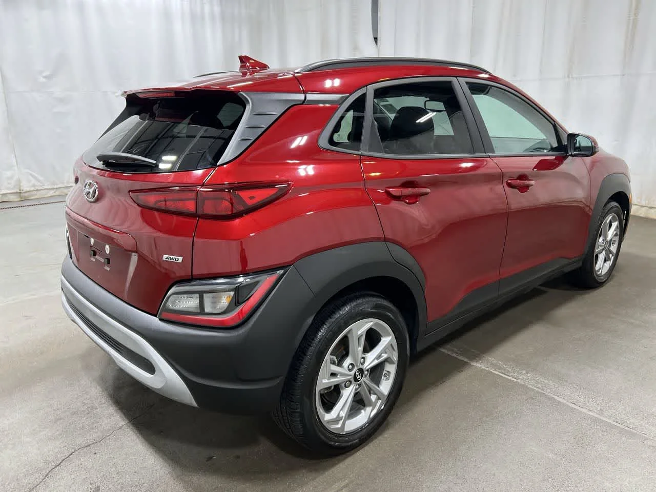 Used 2023 Ultimate Red Hyundai SEL image 4