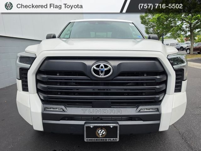 Used 2022 White Toyota SR5 image 13