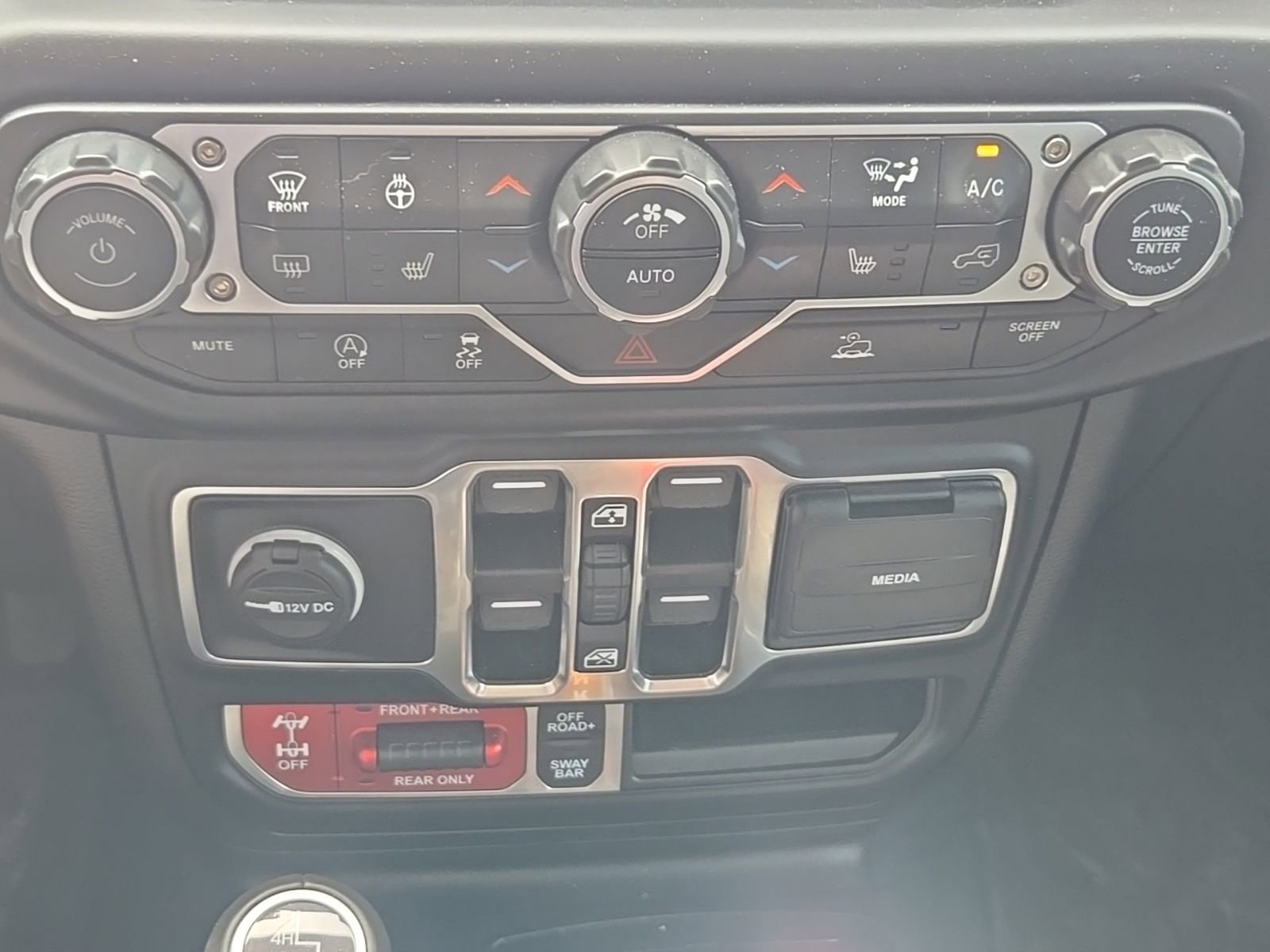 Used 2023 Black Clearcoat Jeep Rubicon image 28