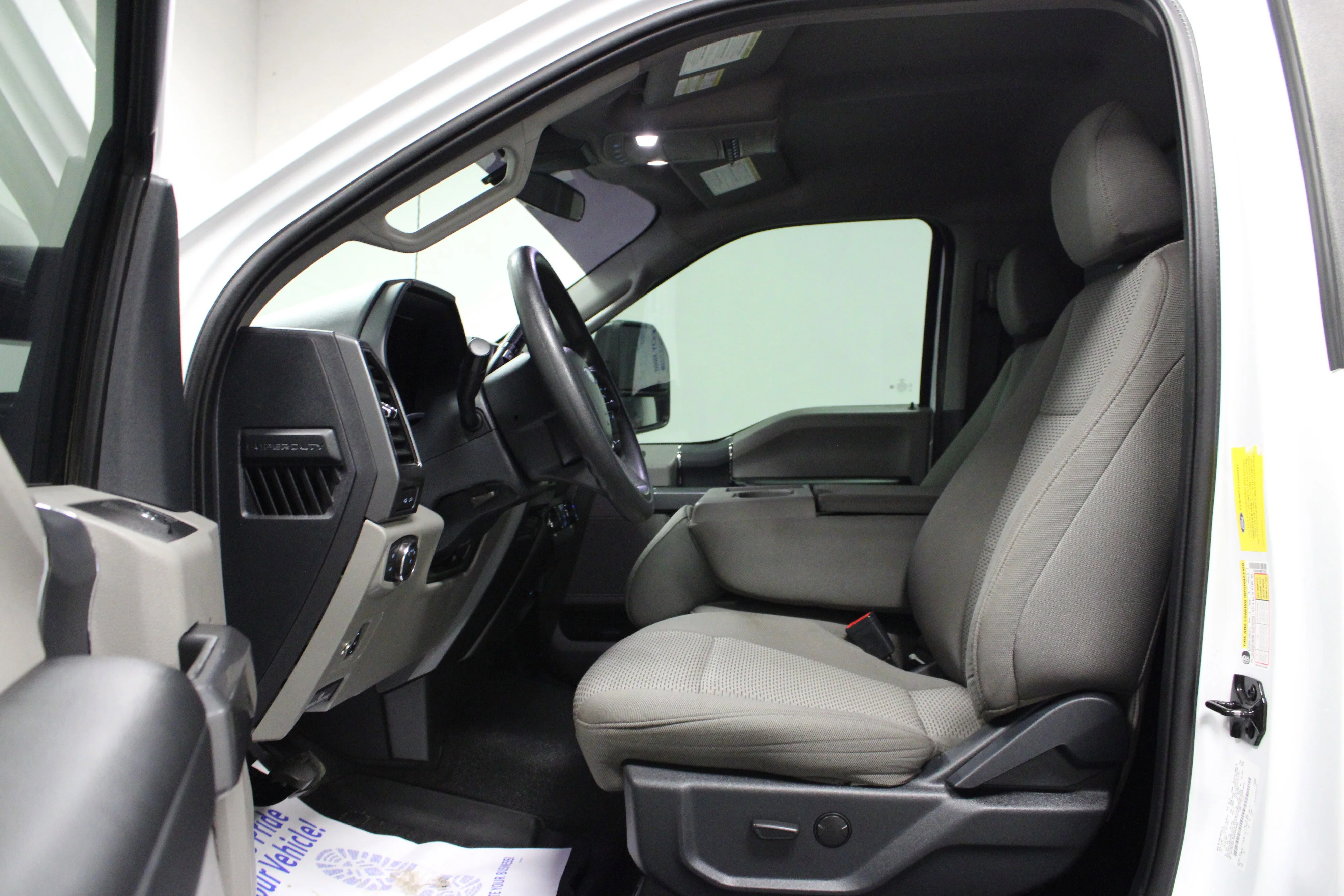 Used 2022 Oxford White Ford XLT image 12