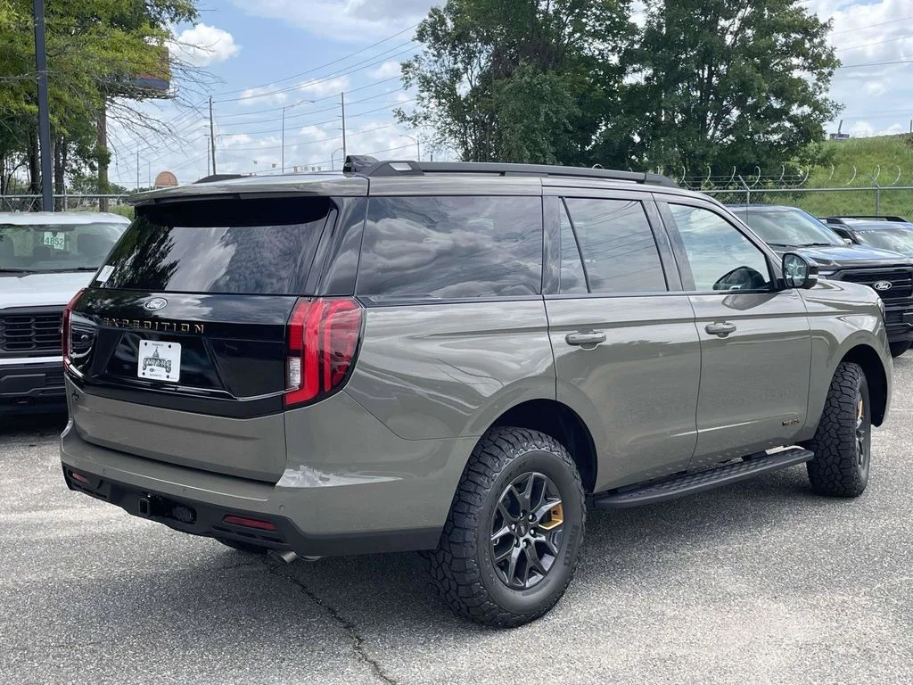 New 2027 Marsh Gray Ford Tremor® image 3
