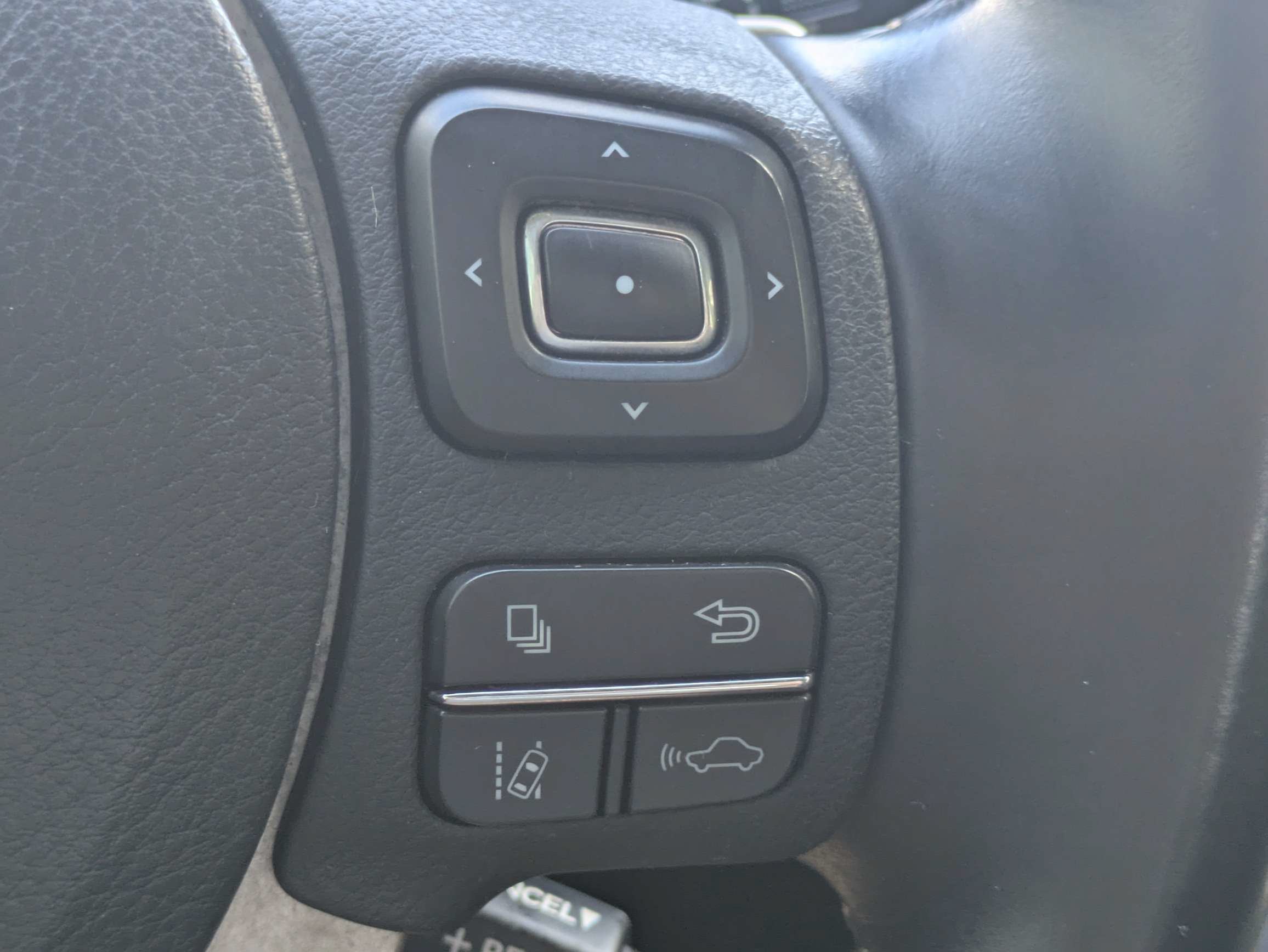 Used 2019  Lexus  image 26