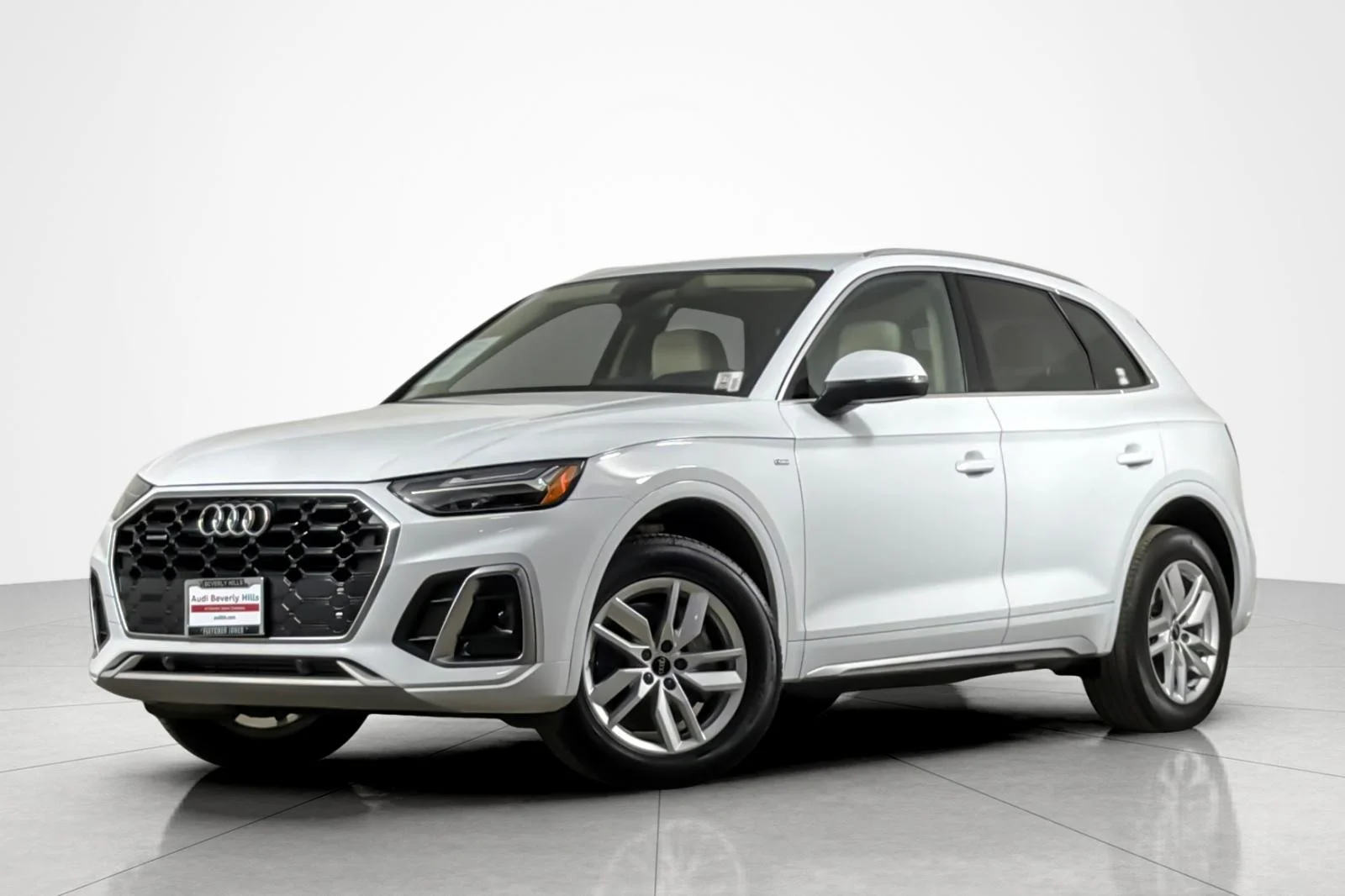 2023 Audi Q5 45 Premium's photo