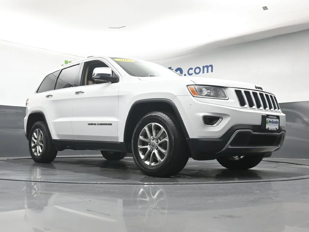 Used 2015 White Jeep Limited image 27