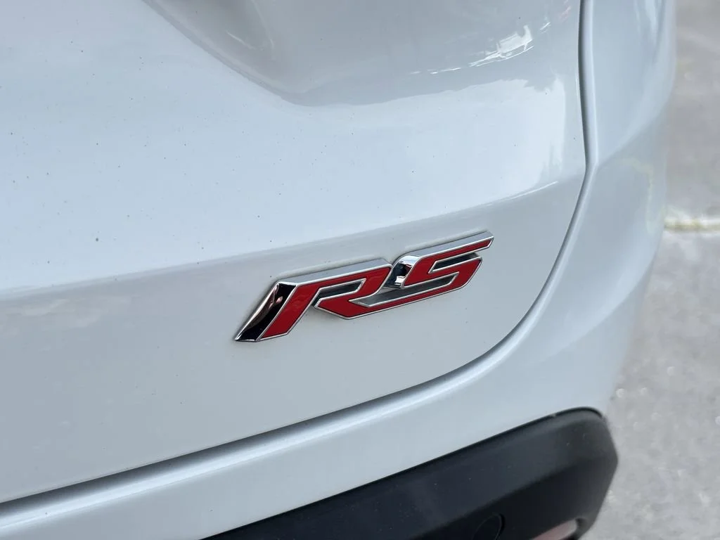 Used 2024 Summit White Chevrolet 1RS image 10