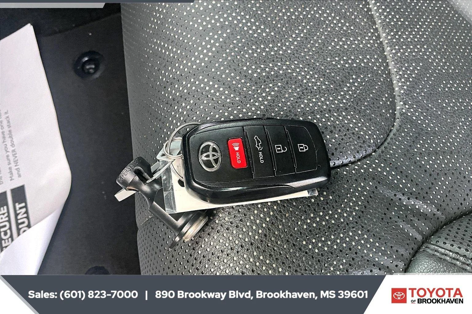 Used 2024 Wind Chill Pearl Toyota Limited Hybrid image 9