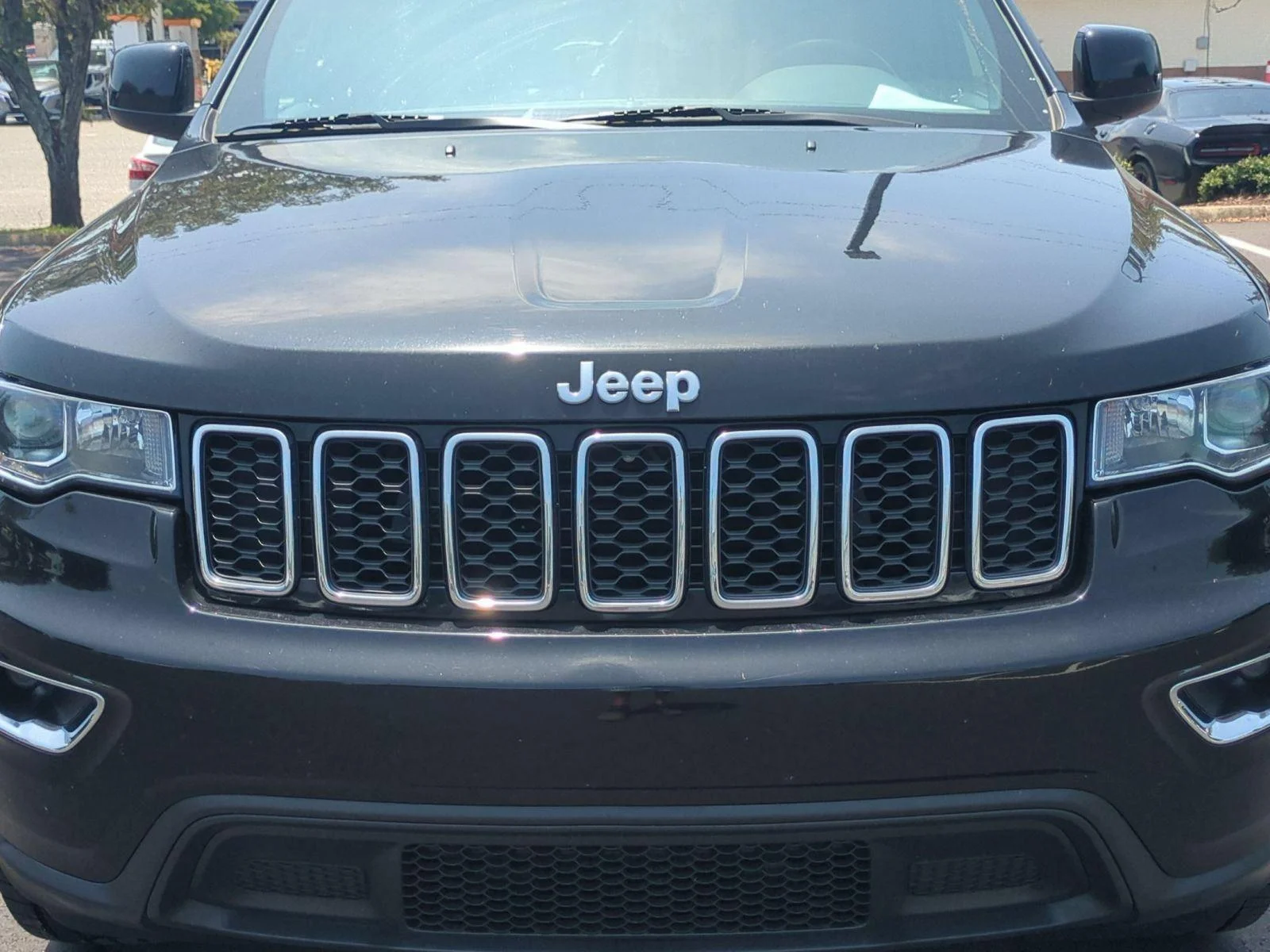 Used 2022 Diamond Black Crystal Pearlcoat Jeep Laredo X image 14