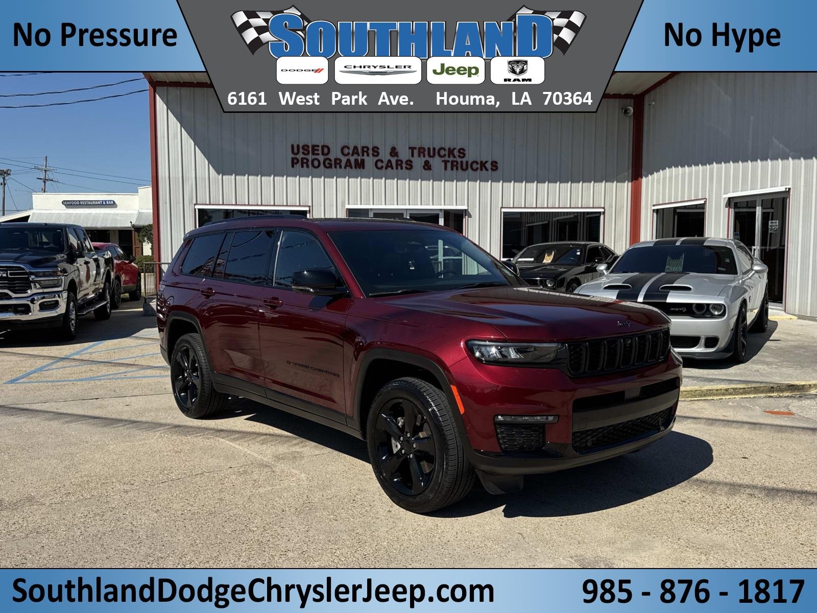 Used 2025 Velvet Red Pearlcoat Jeep Limited image 1