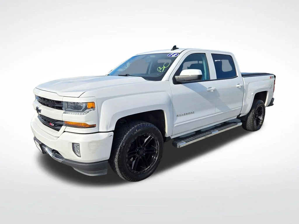 Used 2018 White Chevrolet LT image 9