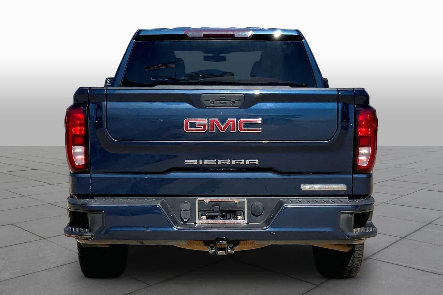 Used 2021 Pacific Blue Metallic GMC Elevation image 5