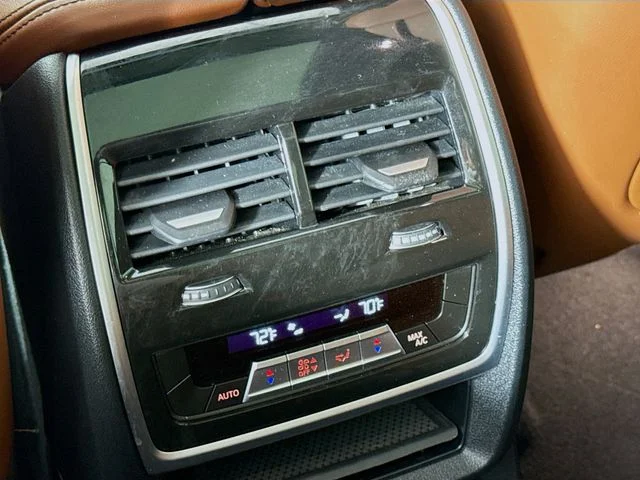 Used 2024 Gray BMW xDrive40i image 27