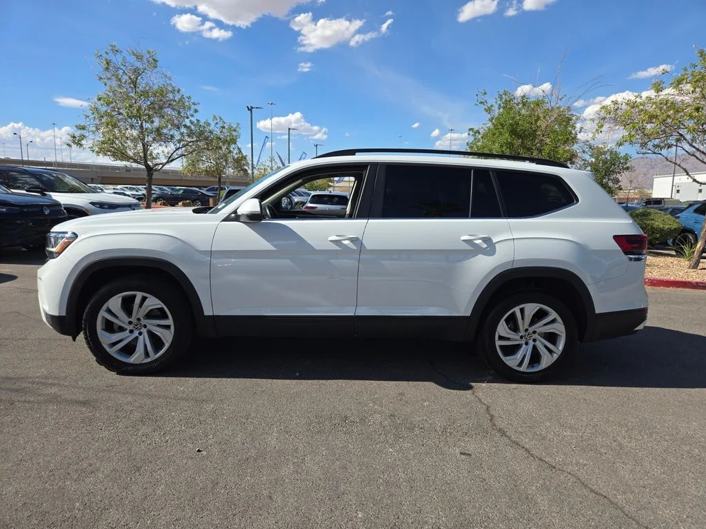 Used 2021 White Volkswagen 2.0T SE w/Technology image 3