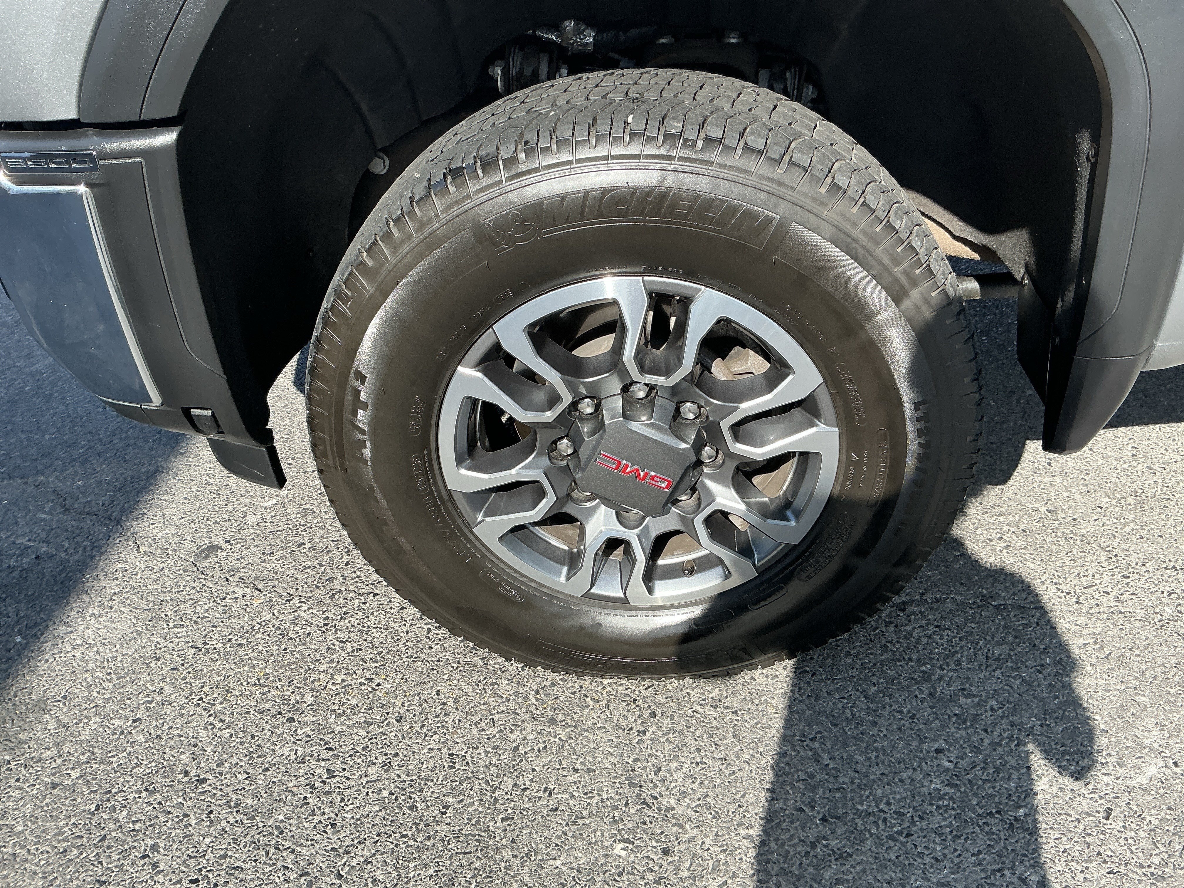 Used 2025 Sterling Metallic GMC SLT image 22