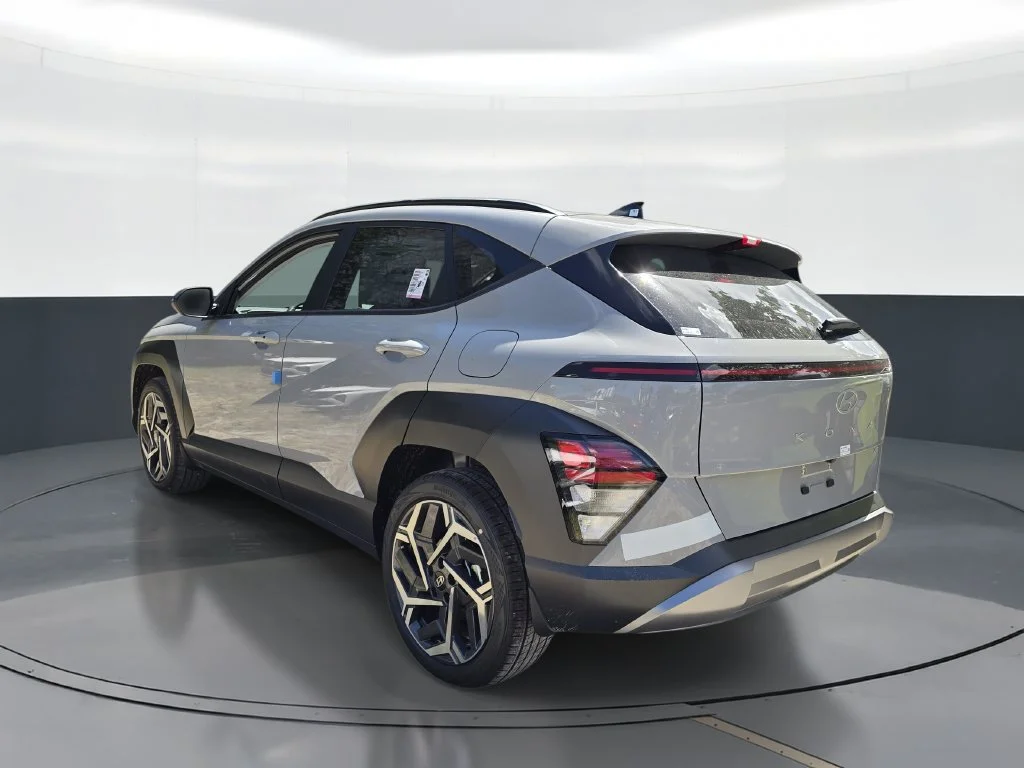 New 2027 Gray Hyundai SEL Premium image 4