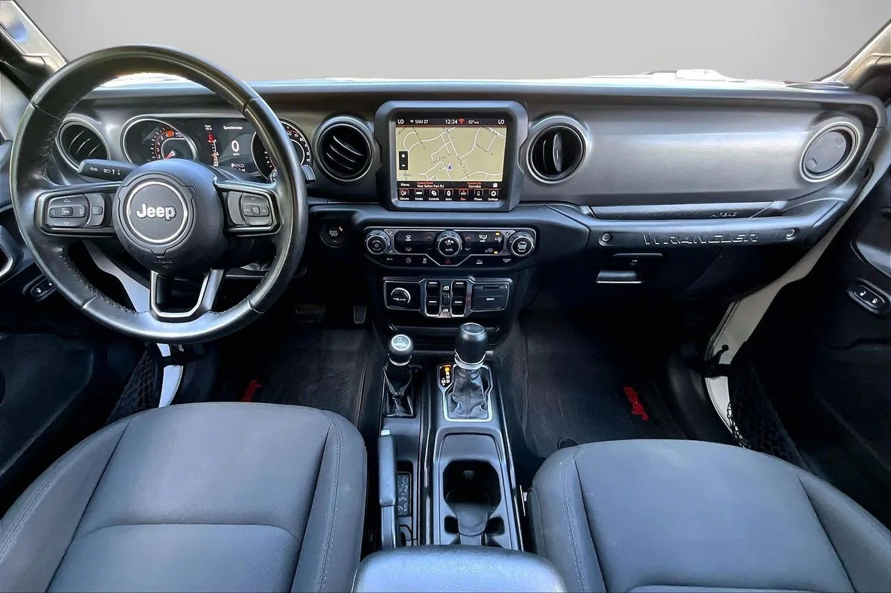 Used 2022 White Jeep Sport S image 15
