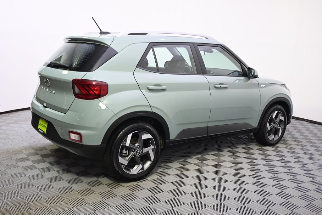 Certified Used 2025 Green Hyundai Limited image 7