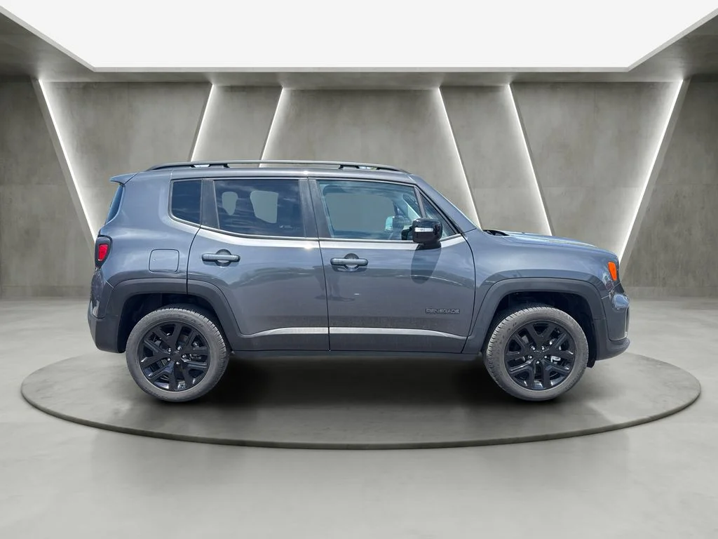 Used 2023 Gray Jeep Altitude image 8