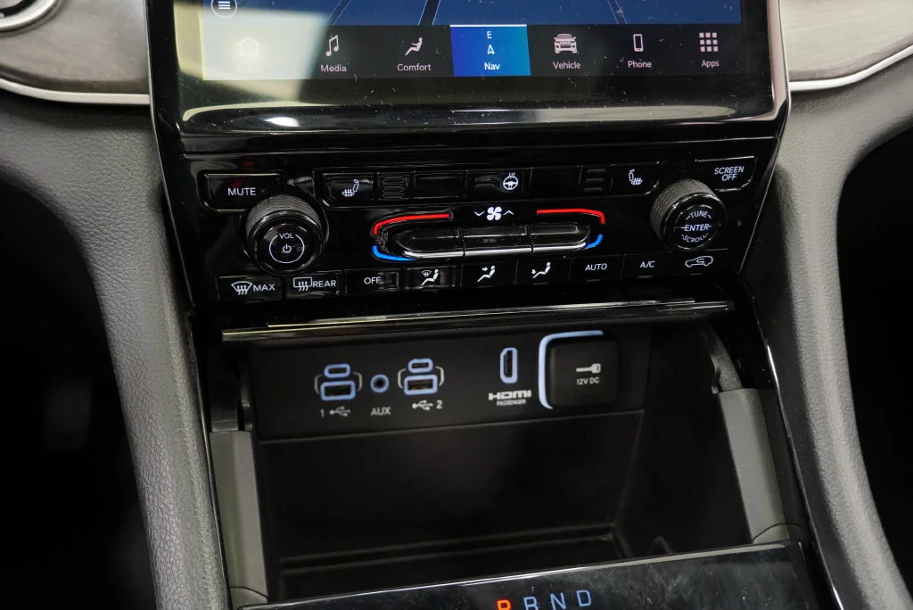 Used 2023 White Jeep 4xe image 31