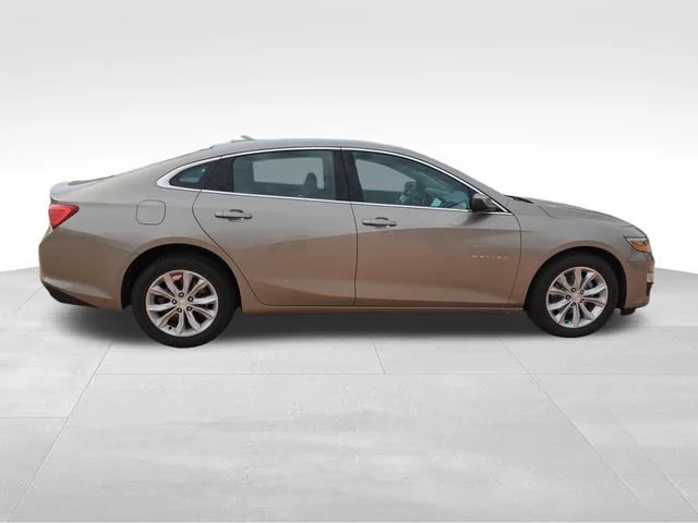 Used 2025 Mineral Gray Metallic Chevrolet 1LT image 8