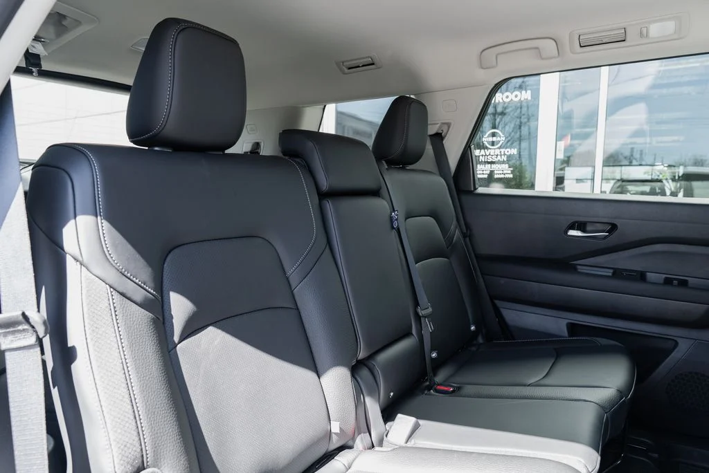 New 2026 Everest White Pearl TriCoat Nissan SL image 25