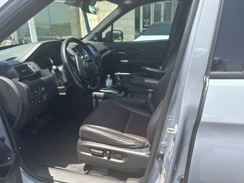Used 2022 Gray Honda Black Edition image 10