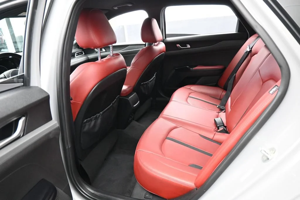 Used 2023 Wolf Gray Kia GT-Line image 33