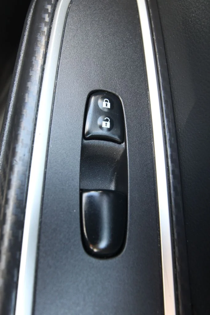 Used 2024 Silver Nissan 1.6 SR image 23