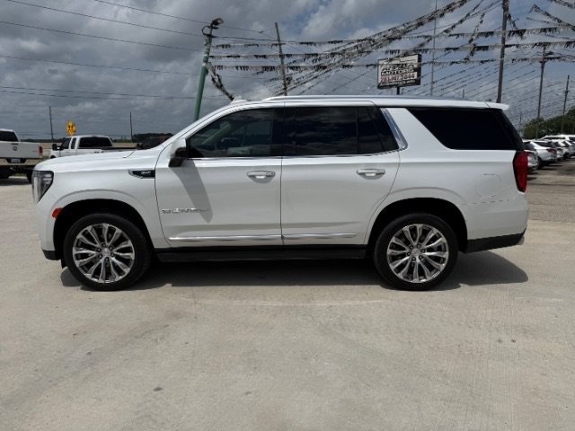 Used 2021 White Frost Tricoat GMC Denali image 2