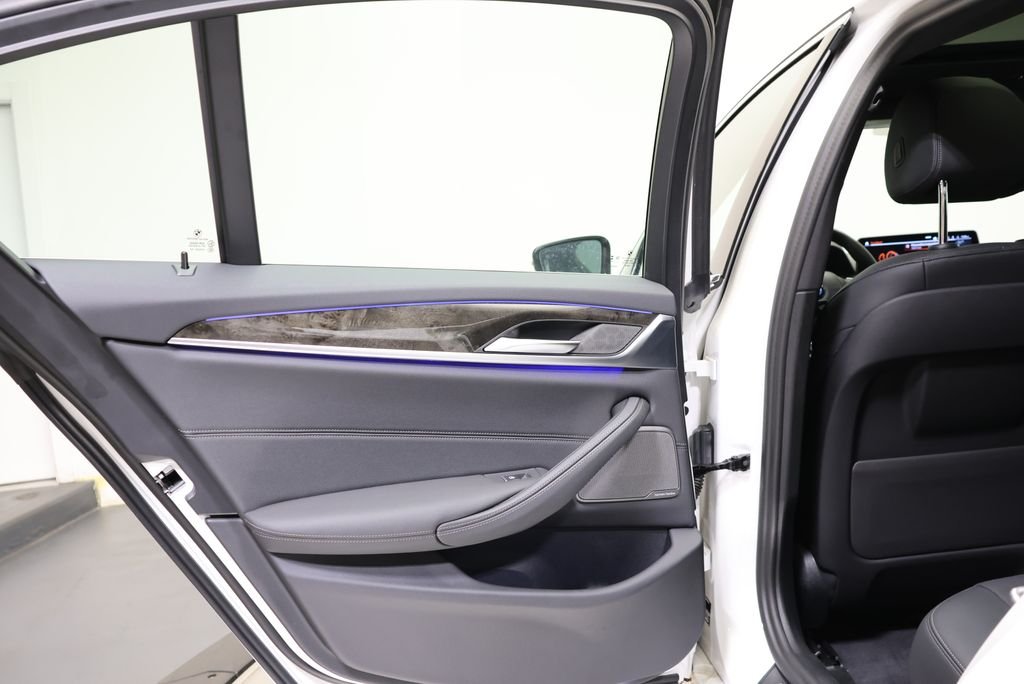 2023 BMW 5 Series 540i - Photo 32