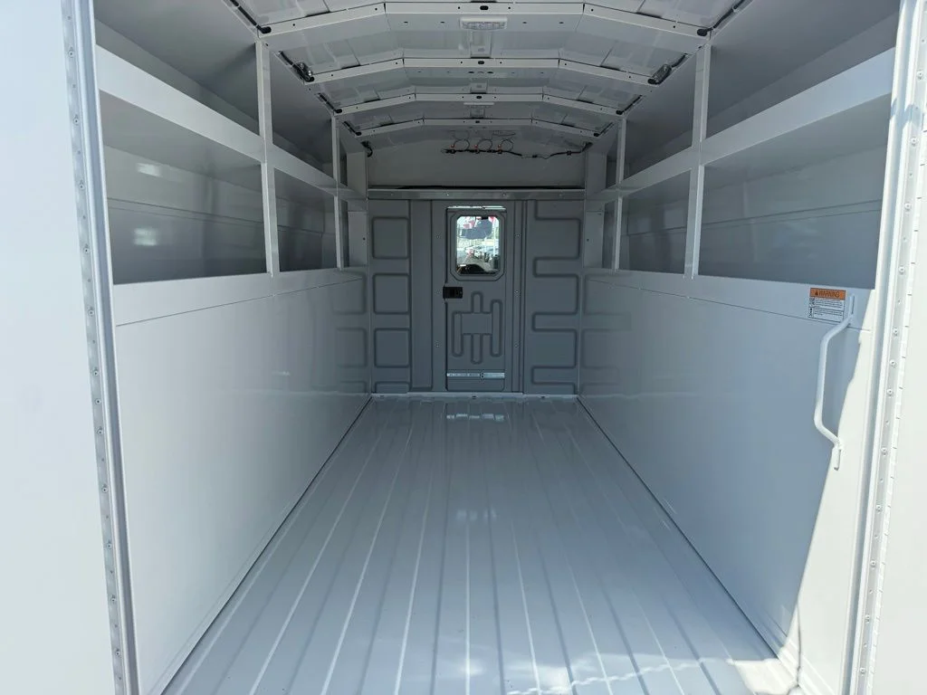 New 2026 Oxford White Ford E-350 SRW image 29